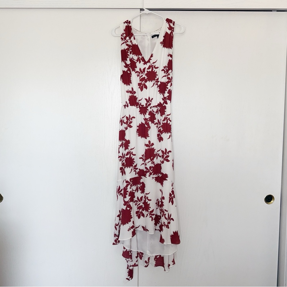 White House Black Market Floral Sleeveless Dress